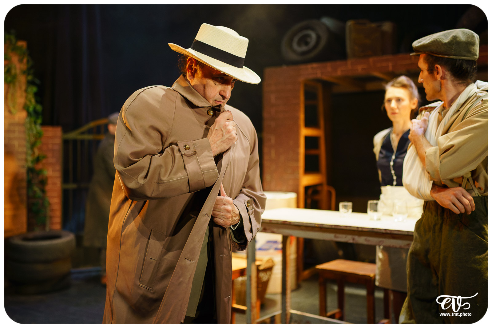 LES VISIONS DE SIMONE MACHARD (CIE LA CLAQUE)